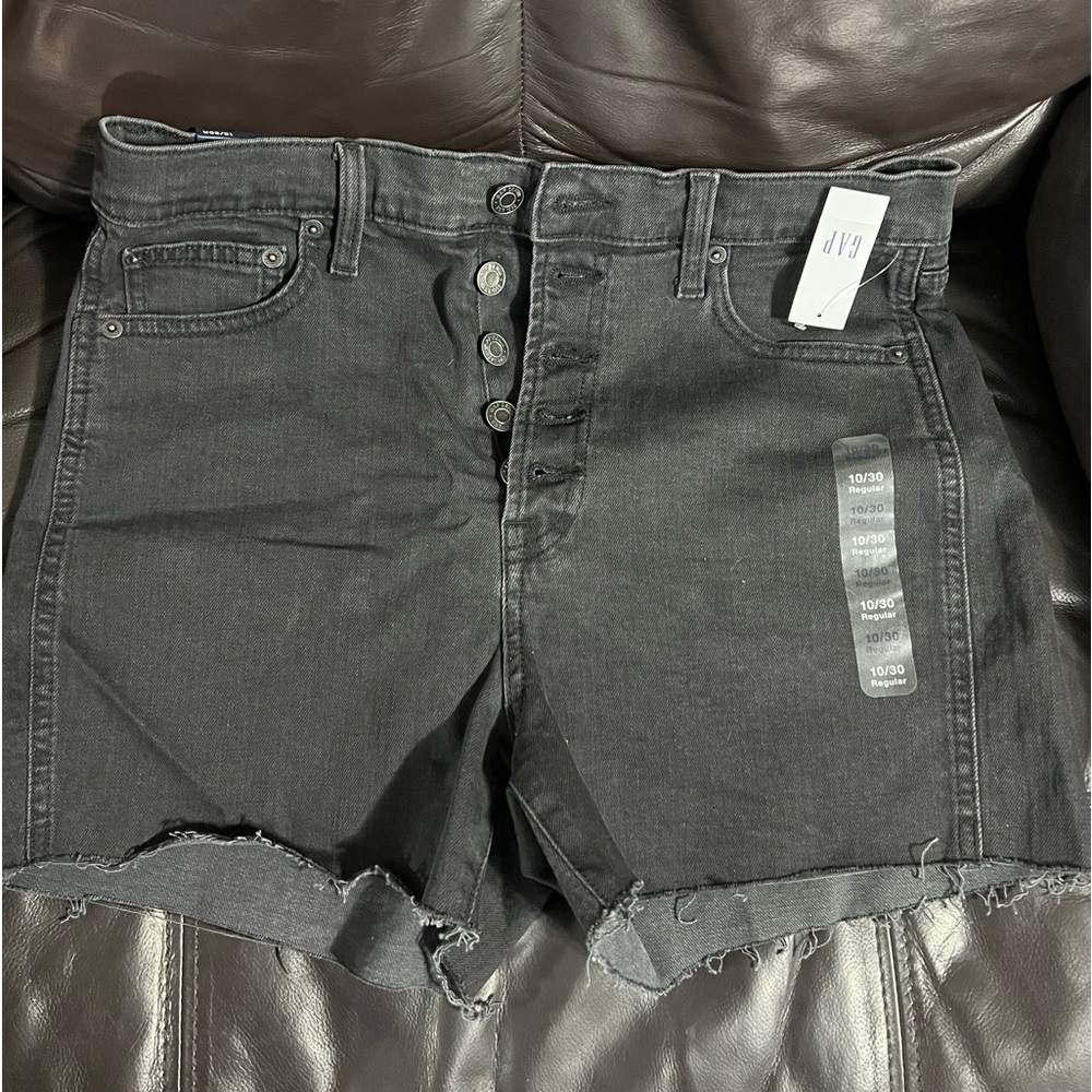Gap women’s button fly shorts